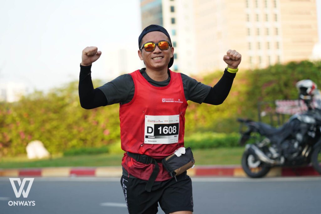                         LÊ ĐÌNH THÌN  trong buổi chạy marathon được tổ chức thường niên